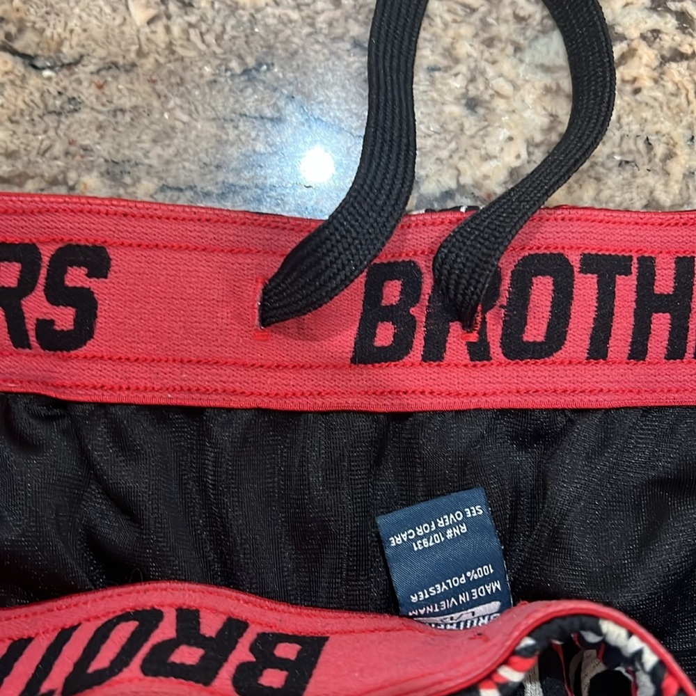 Brothers Shorts - Picture 6 of 6